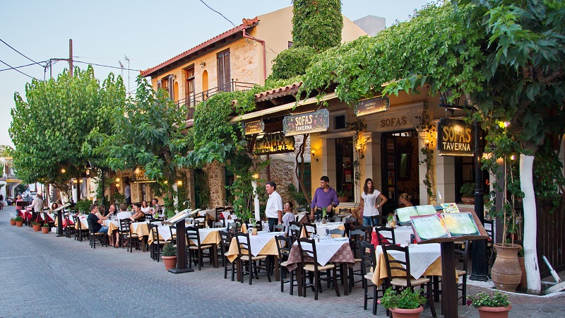 Udflugt 1: Græsk aften med folklore (inkl. aftensmad)